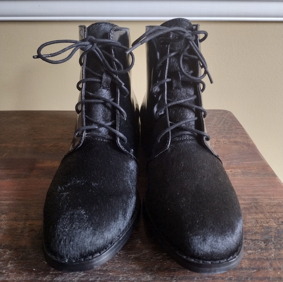 Victoria's Secret Calf Hair Faux Patent Combat Moto Boots Size 7 - Picture 2 of 9